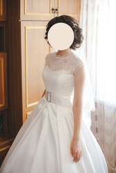 Свадебное платье белого цвета размер 42/44 г.п.Кореличи